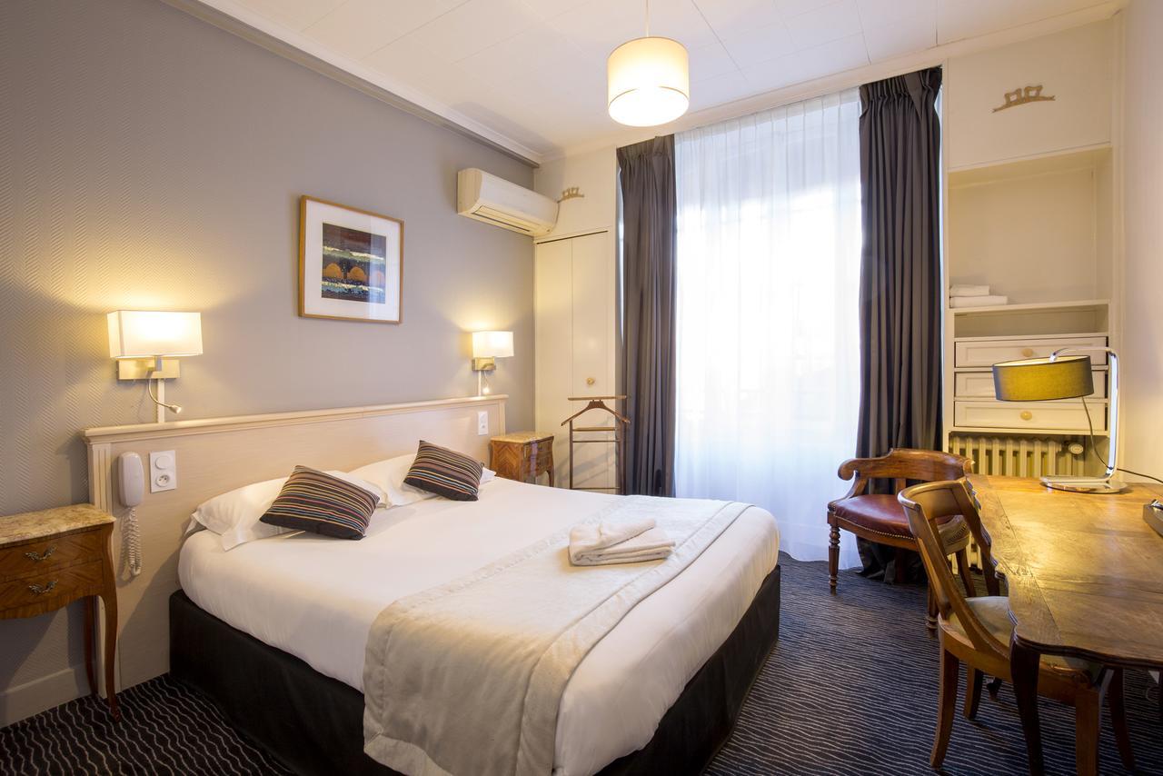 Hotel Raymond 4 Тулуза Стая снимка