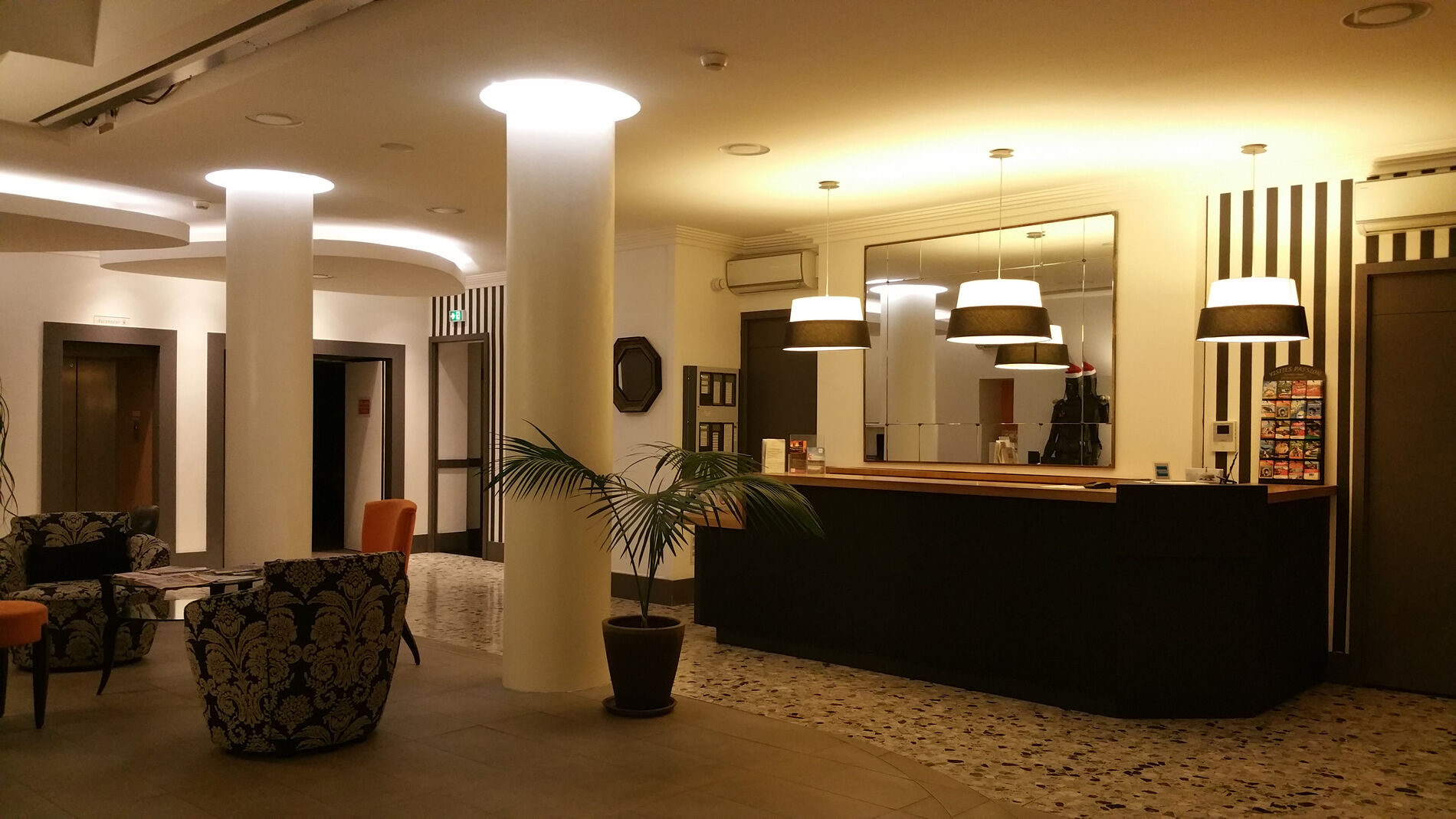 Hotel Raymond 4 Тулуза Екстериор снимка